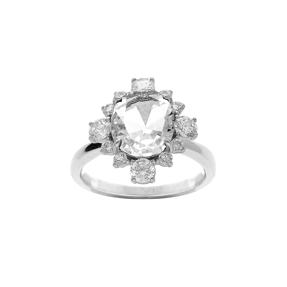 Bague en argent rhodi avec oxyde centrale blanc et contour d\'oxydes blancs sertis - Vue 1