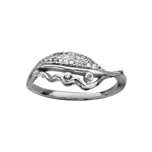 Bague en argent rhodié feuille avec 1 moitié évidée et ornée d\'oxydes blancs sertis clos et l\'autre moitié pavée d\'oxydes blancs - Vue 1