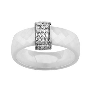 Bague en cramique blanche facete avec lment haut en argent rhodi et oxydes blancs micro-sertis - Vue 1