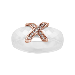 Bague en cramique blanche facette avec lment X en plaqu or rose orn d\'oxydes blancs micro-sertis - Vue 1