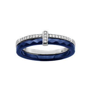 Bague en cramique bleu 2 anneaux, 1 en cramique bleu facett et 1 en argent rhodi avec rail central d\'oxydes blancs sertis - Vue 1