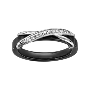 Bague en céramique noire avec 2 filets en argent rhodié croisés large et oxydes blancs micro-sertis sur l\'un - Vue 1