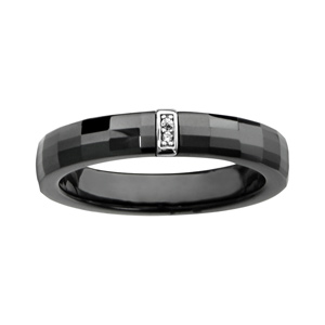 Bague en céramique noire facetée avec petite barrette en argent rhodié et oxydes blancs sertis - Vue 1