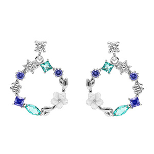 Boucles d'oreille cr�oles tige en argent rhodi� avec fleurs et oxydes nuance bleu et sa fleur de nacre