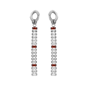 Boucles d\'oreille en acier pendantes avec chanette d\'oxydes blancs et rouge sertis en cascade et fermoir poussette - Vue 1