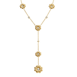 Collier en acier dore forme cravate avec fleurs et oxydes blancs sertis - 42+5cm
