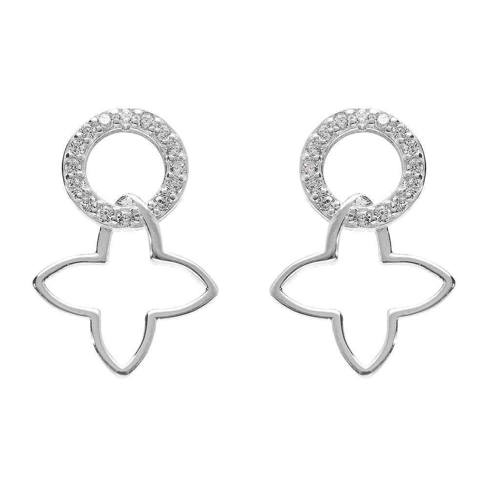 Boucles d'oreille pendantes tige en argent rhodié composées d’un anneau pavé de pierres blanches et d’un pendentif ajouré en forme de trèfle.