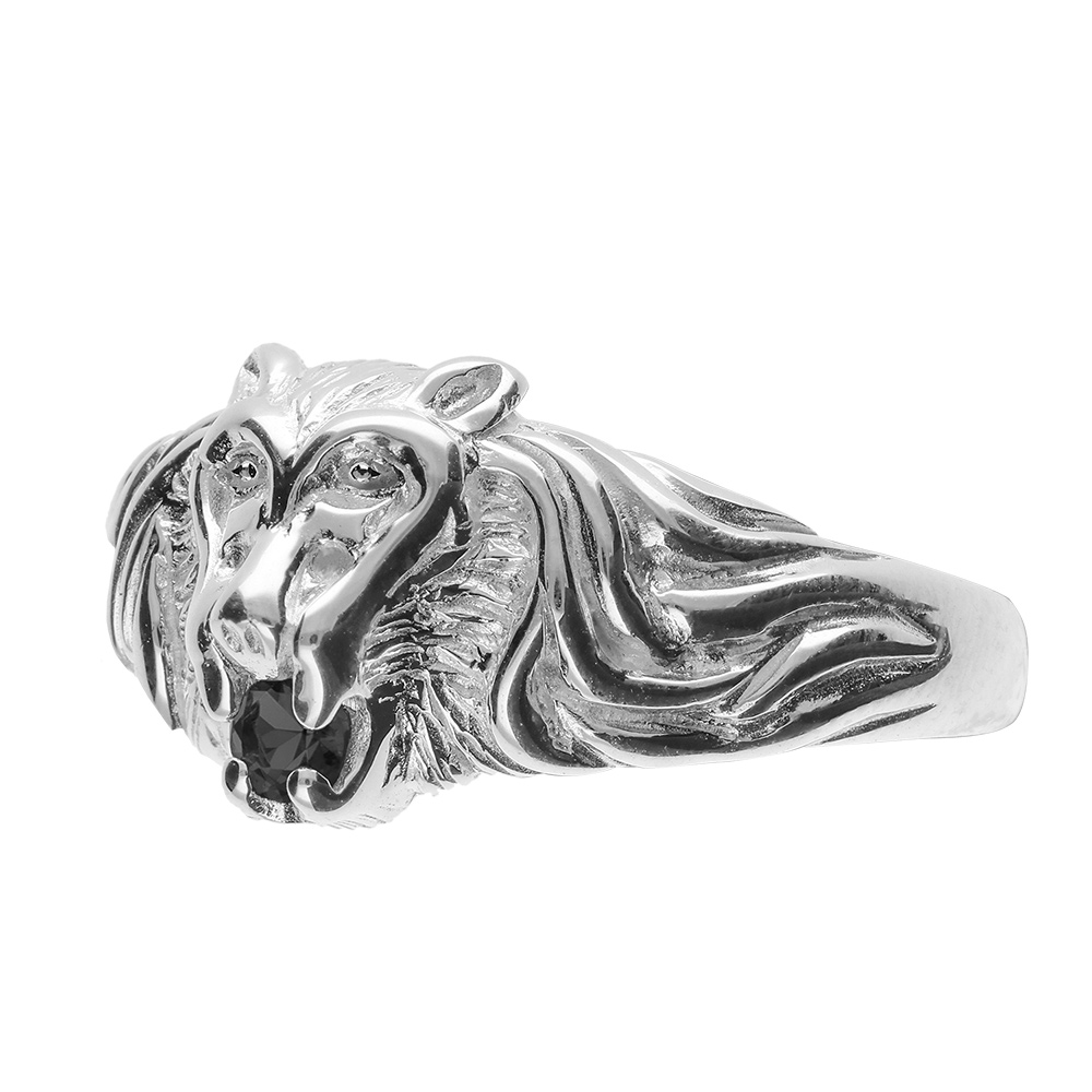Chevalière lion en argent petit modèle avec oxyde noir entre les dents