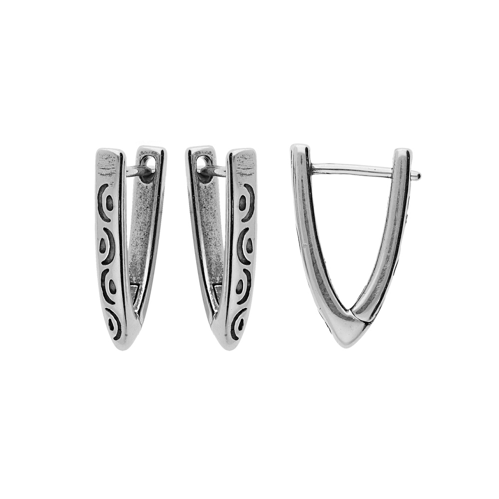 Boucles d'oreille en acier patiné forme v avec motifs