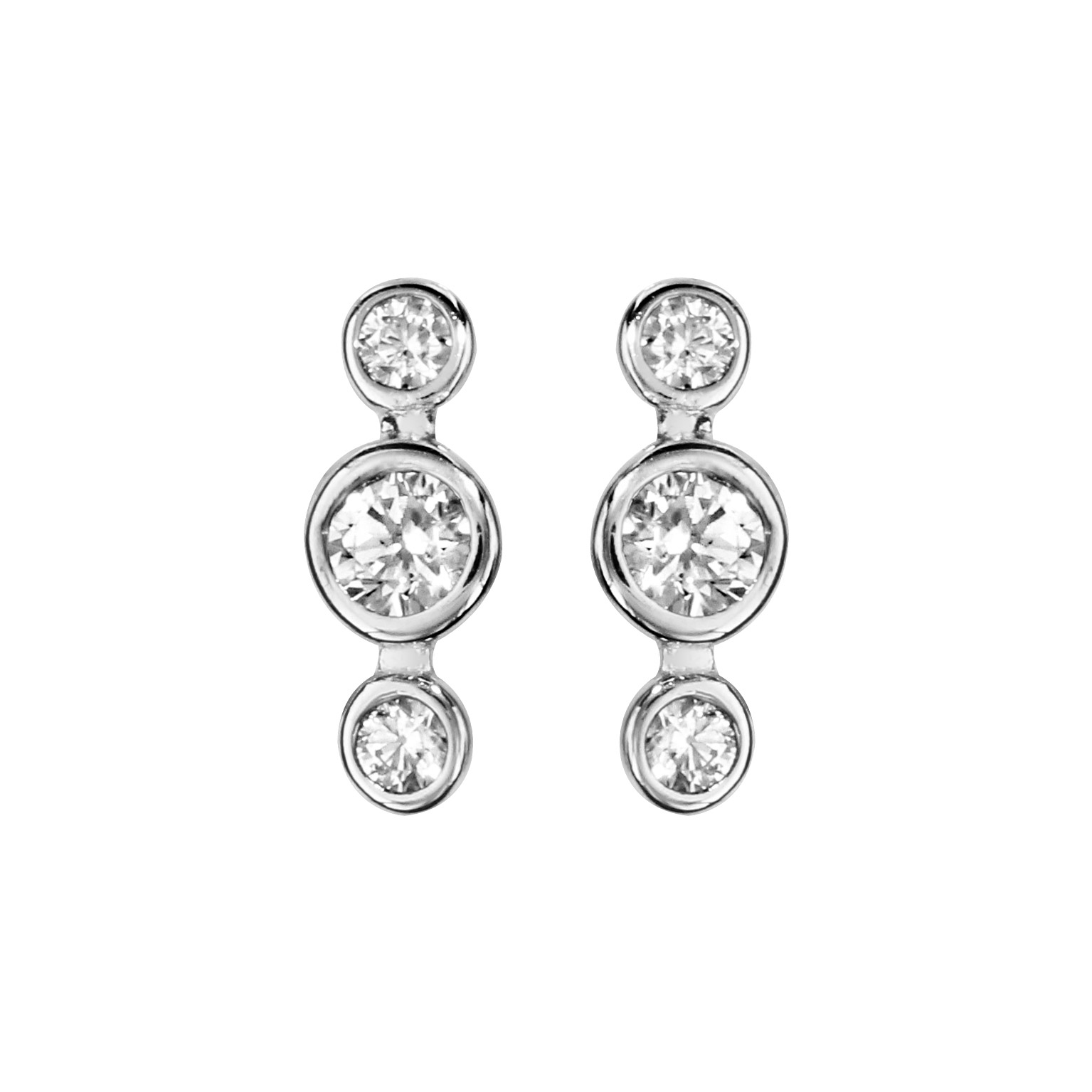 Boucles d’oreilles en argent rhodié 3 oxydes blancs sertis clos de taille différente et fermoir poussette