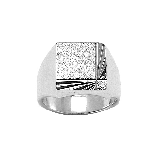 Chevalière en argent plateau carré diamanté et strié en biais sur 2 bords consécutifs