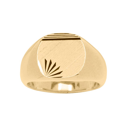 Chevalière en plaqué or plateau ovale brossé en biais, strié en haut et ciselé en étoile dans 1 angle