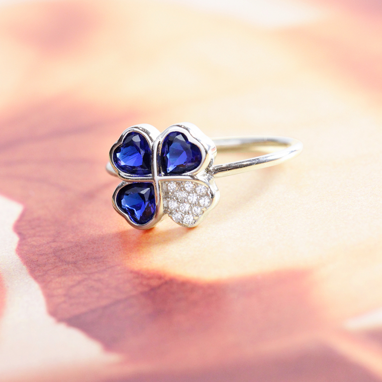 Bague en argent rhodi trfle et coeur 10mm avec oxydes bleus - Vue 10