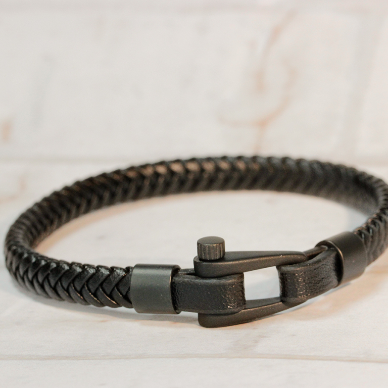 Bracelet en acier et PVD noir mat cuir noir tress - fermoir viss 20cm - Vue 10