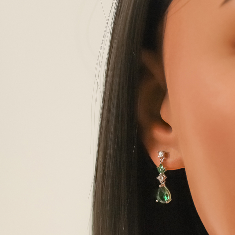 Boucles d\'oreille tige en argent rhodi� avec oxydes verts  et blancs - Vue 20
