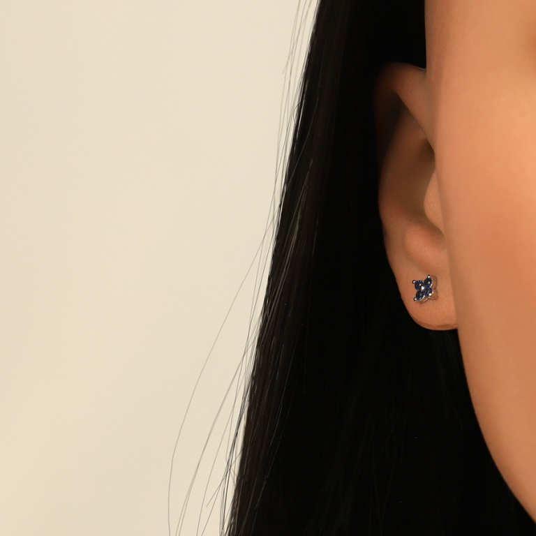 Boucles d\'oreille tige en argent rhodi� fleur d\'oxydes bleus - Vue 20