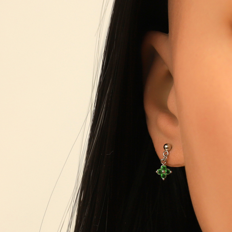 Boucles d\'oreille pendantes tige en argent rhodi� motif fleur d\'oxydes verts - Vue 20