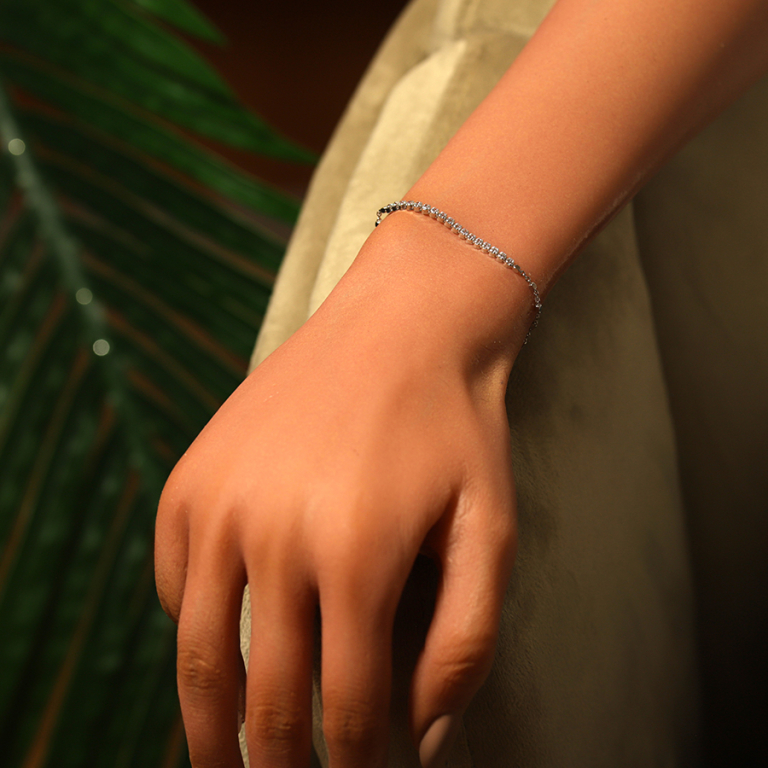 Bracelet en argent rhodié pavé d\'oxydes blancs sertis tennis avec motif carré - 16+3cm - Vue 20