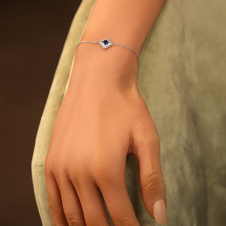 Bracelet en argent rhodi� carr� oxyde bleu serti contour oxydes blancs et dentel� -15+3cm - Vue 20