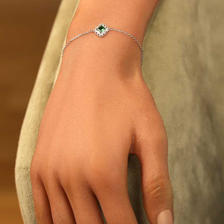 Bracelet en argent rhodi� carr� oxyde vert serti contour oxydes blancs et dentel� - 15+3cm - Vue 20