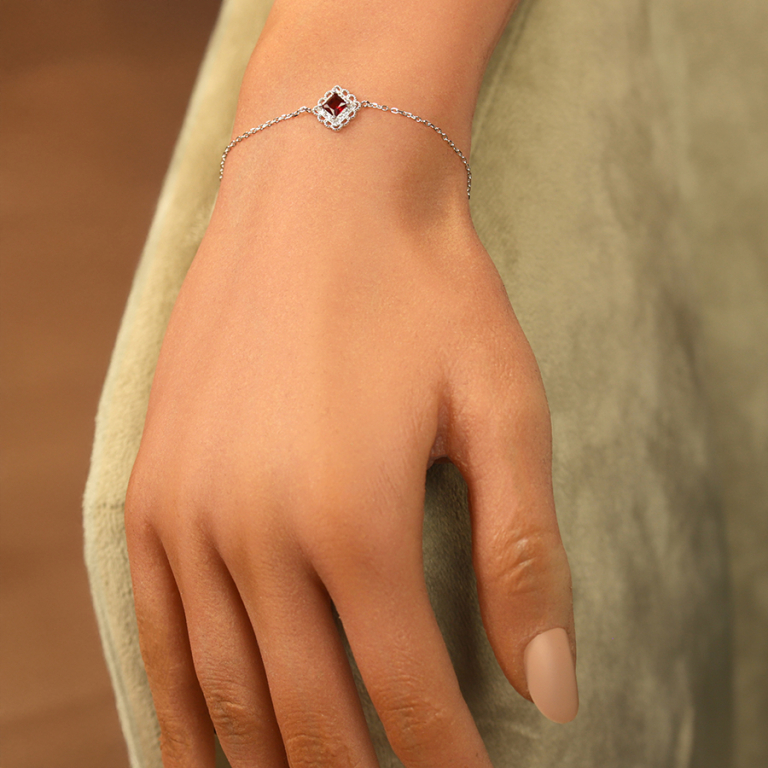 Bracelet en argent rhodi� carr� oxyde rouge serti contour oxydes blancs et dentel� - 15+3cm - Vue 20