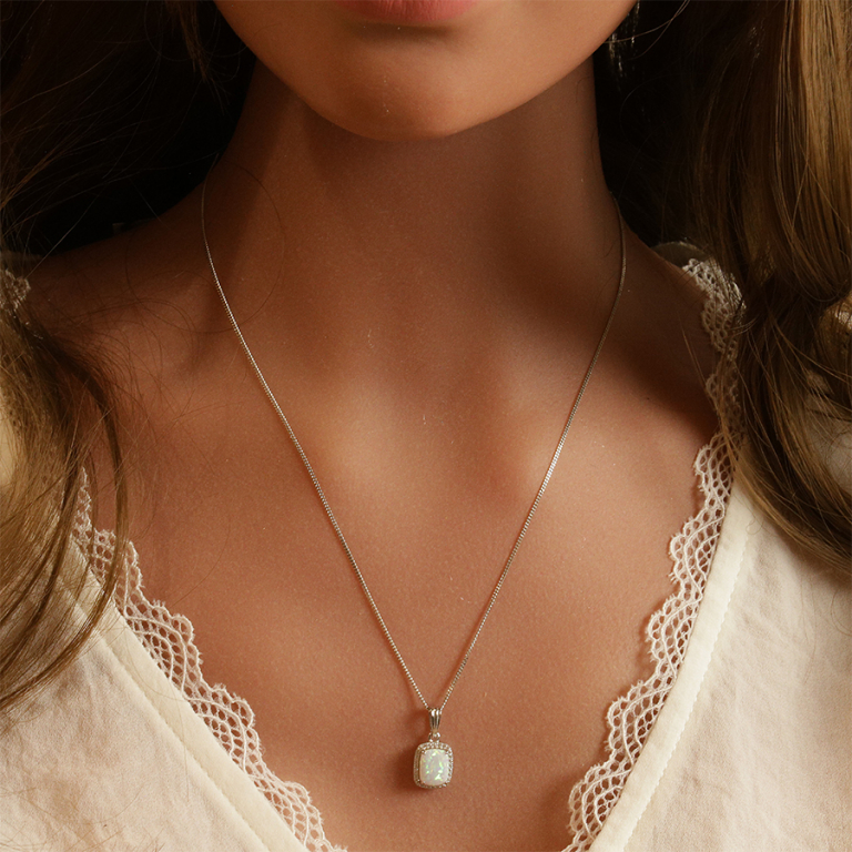 Collier en argent rhodi chane avec pendentif carr Opale blanche de synthse et oxydes blancs sertis 42+3cm - Vue 20