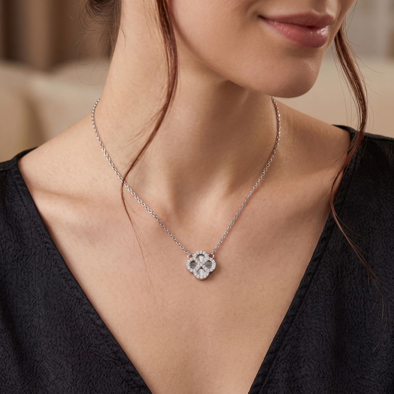 Collier en argent rhodi� tr�fle sur fond diamant� contour oxydes blancs - 40+5cm - Vue 20