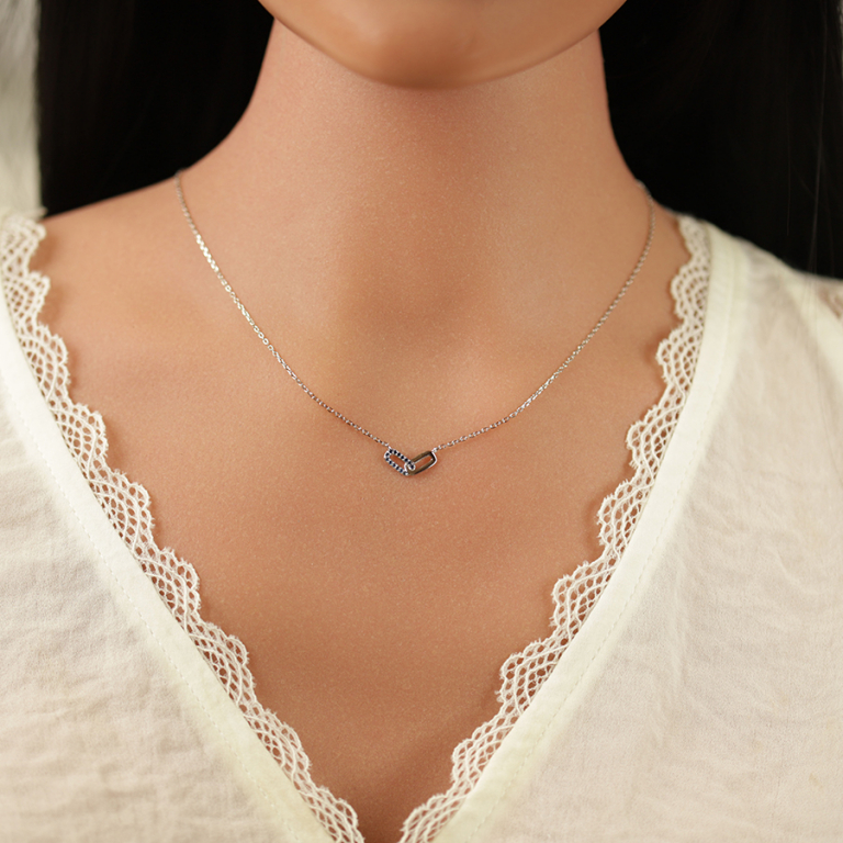 Collier en argent rhodi� deux rectangles entrelac�s un  lisse un avec oxydes bleus sertis - 39+4cm - Vue 20