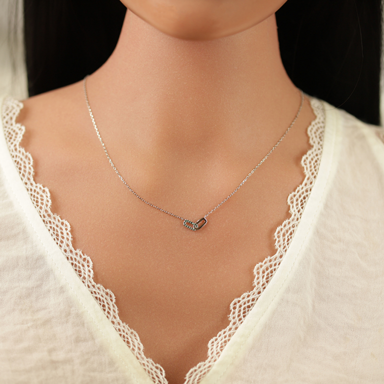 Collier argent rhodi� deux  rectangles entrelac�s un lisse un avec oxydes verts sertis  - 39+4cm - Vue 20