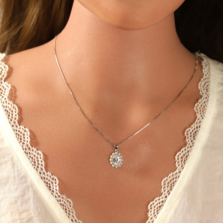 Collier en argent rhodi pendentif oxyde centrale blanc et contour de perles blanches imitation - 42+3cm - Vue 20