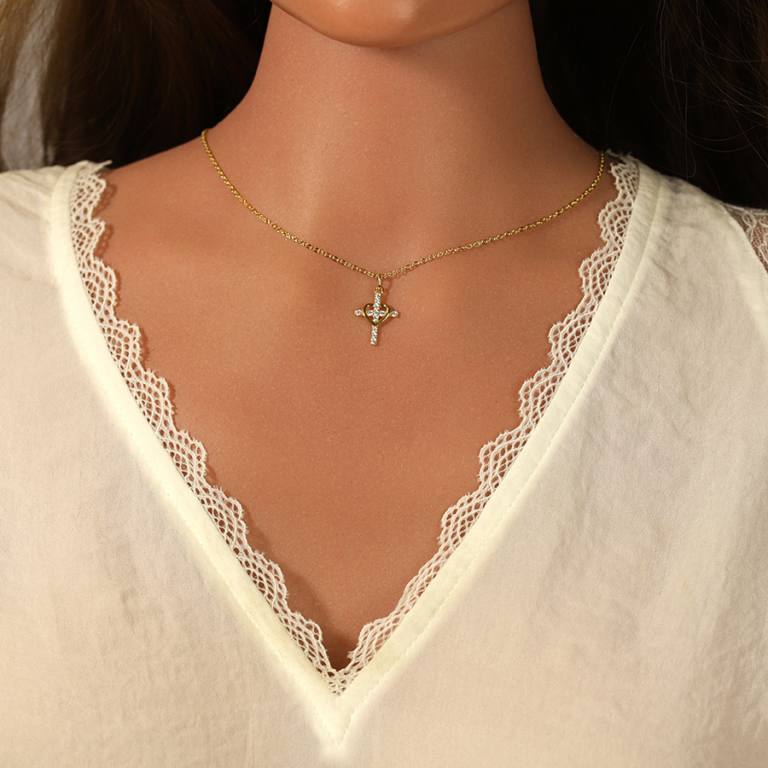 Collier en argent dor coeur avec croix orne d\'oxydes blancs - 38+5cm - Vue 20