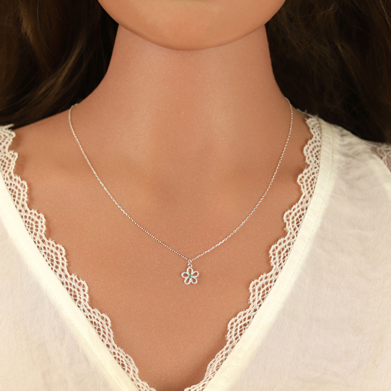 Collier en argent rhodi pendentif fleur ajoure avec oxyde vert central - 39+4cm - Vue 20