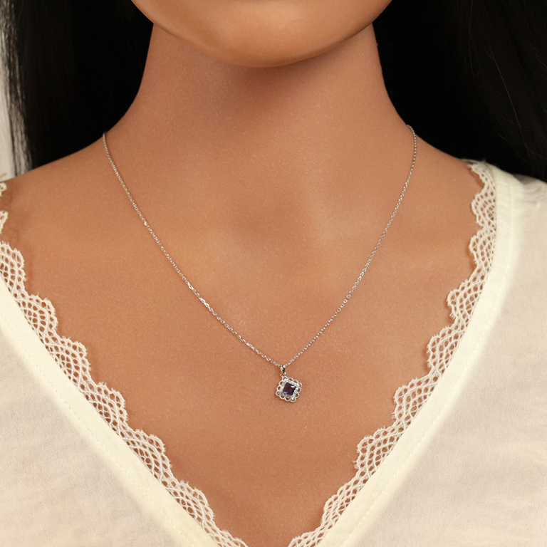 Collier en argent avec pendentif carr� oxyde bleu et halo d\'oxydes blancs sertis - 39+4cm - Vue 20