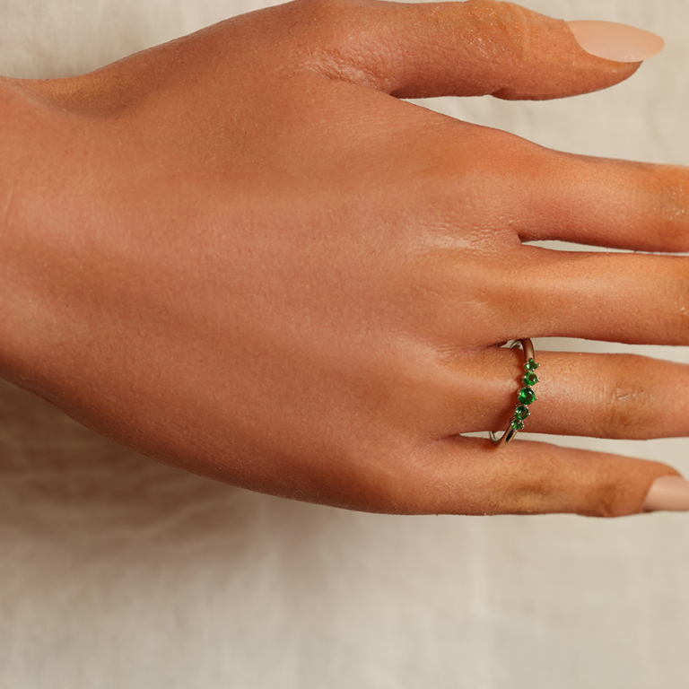 Bague en argent rhodi 5 oxydes verts sertis - Vue 20