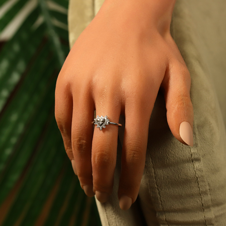 Bague en argent rhodié forme coeur avec etoile du nord contour d\'oxydes blancs sertis - Vue 20