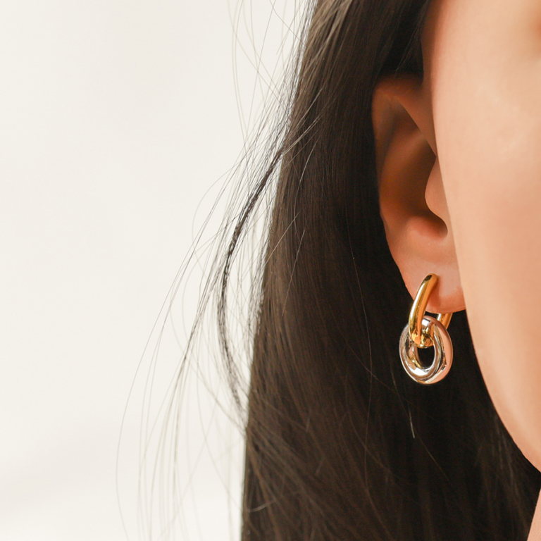 Cr�oles en acier bicolore deux anneaux entrem�l�s - Vue 20