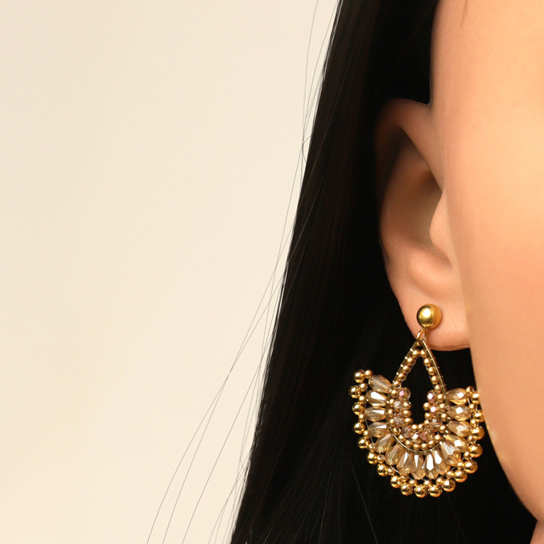 Boucles d\'oreille pendantes boh�me en acier dor� perles roses et dor�es - Vue 20
