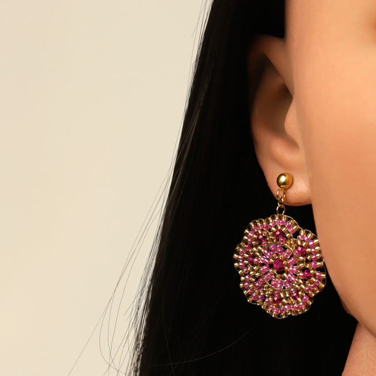Boucles d\'oreille boh�me en acier dor� rond de couleur fushia - Vue 20