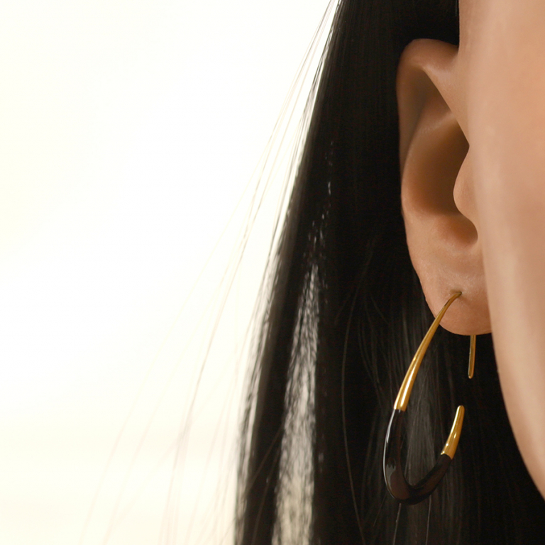 Cr�oles ovales en acier dor�  r�sine noire - 37x33mm - Vue 20