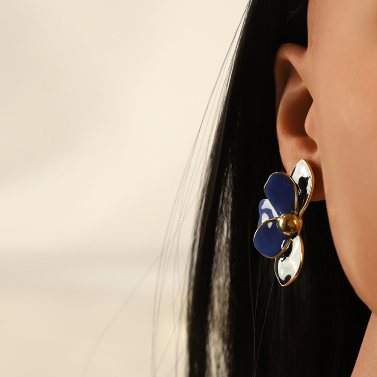 Boucles d\'oreille Stella Mia tige en acier dor� demi fleur r�sine bleu - Vue 20