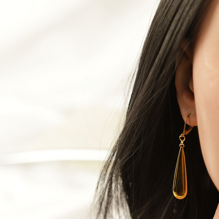 Boucles d\'oreille dormeuse pendante en  acier dor� forme goutte allong�e - 35mm - Vue 20