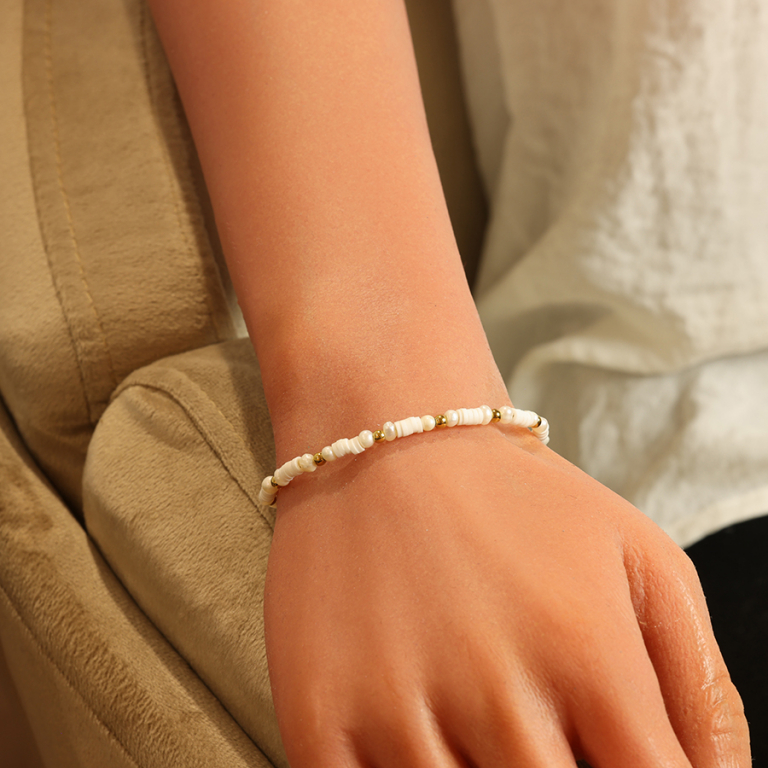 Bracelet en acier et PVD dor rondelles blanches avec perles de culture d\'eau douce blanches 16+3cm - Vue 20