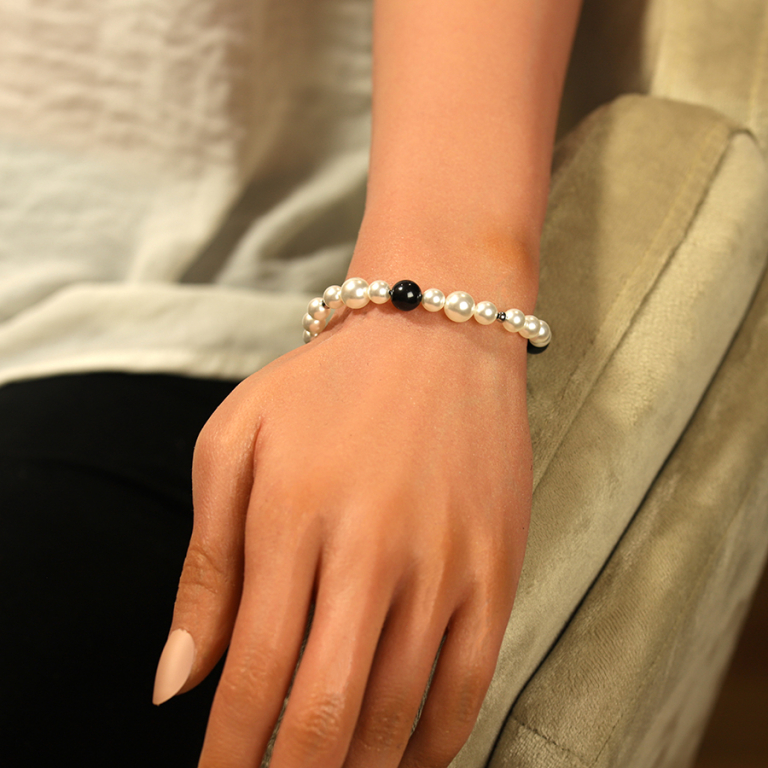 Bracelet en acier lewis elastique perles imitation blanches et noires - 18+3cm - Vue 20