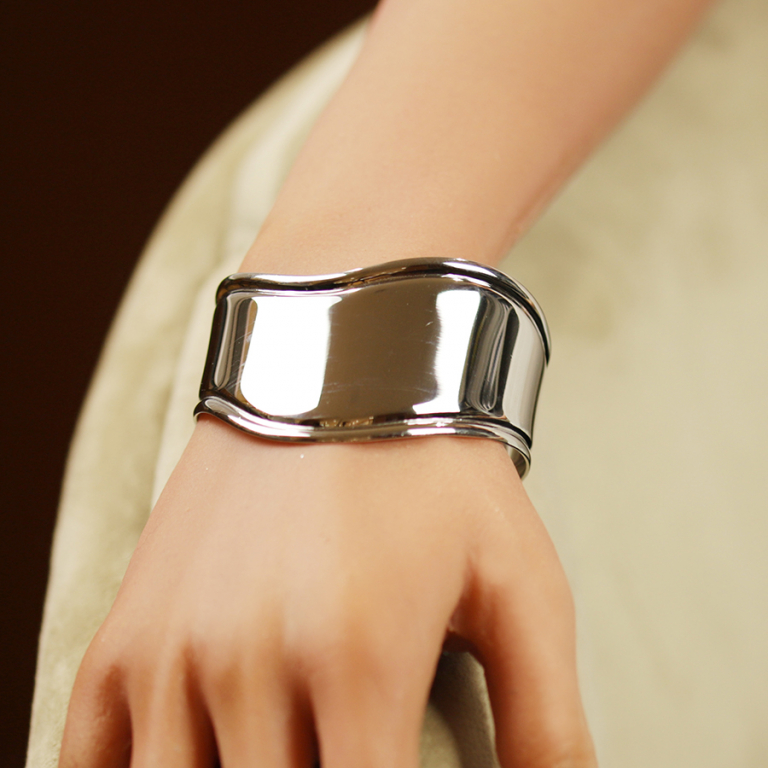 Bracelet rigide en acier lisse -  60mm x 36mm de large - Vue 20