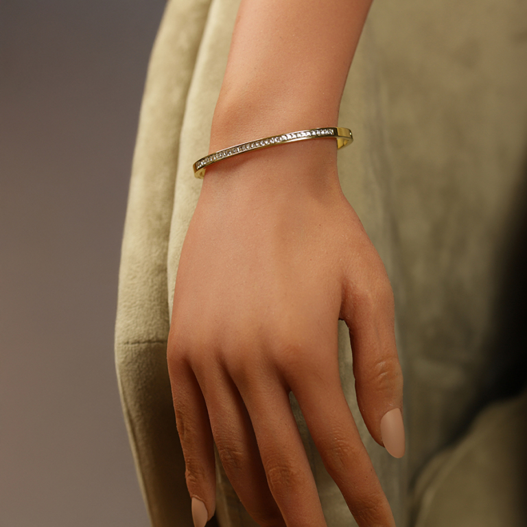 Bracelet en acier dore rigide articul� avec oxydes blancs - Vue 20