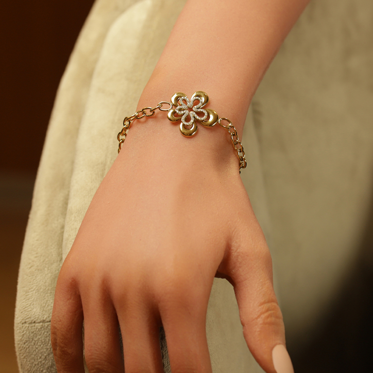 Bracelet en acier dor� fleur avec oxydes blancs - 17+3cm - Vue 20