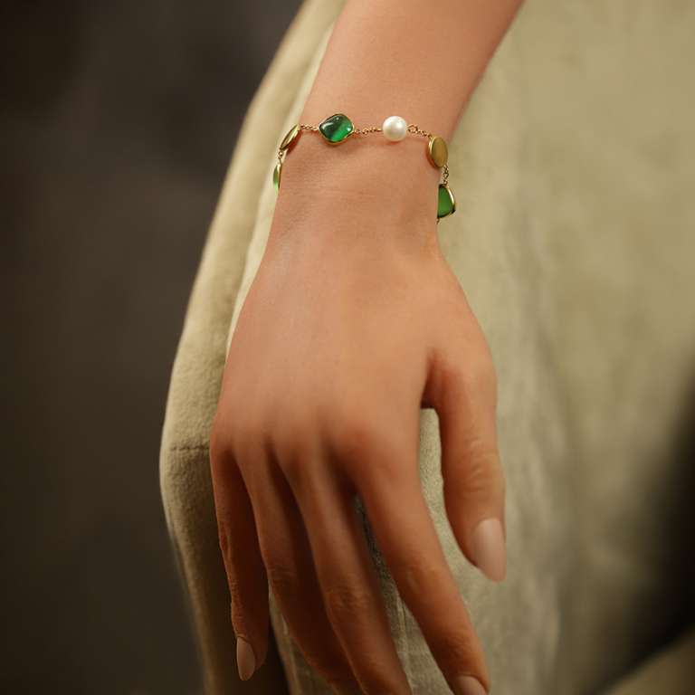 Braceleten  acier dor� pastilles dor� carr� oeil de chat vert et perle blanche imitation - 16+3cm - Vue 20