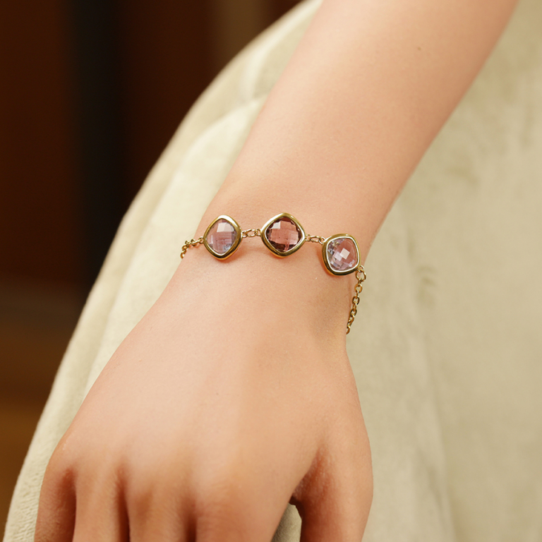 Bracelet en acier dor� avec oxydes carr�s d�grad� de violet -17+2cm - Vue 20