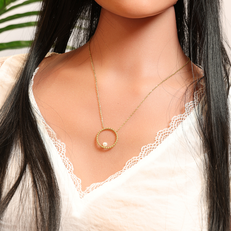 Collier en acier et PVD jaune pendentif rond boule avec perle de synthse blanche 45+5cm - Vue 20