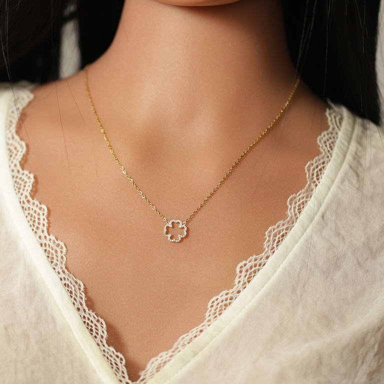 Collier en acier doré fleur évidée contour d\'oxydes blancs - 38+5cm - Vue 20
